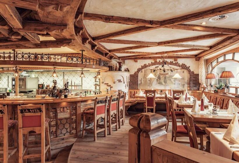 Отель Pramstraller