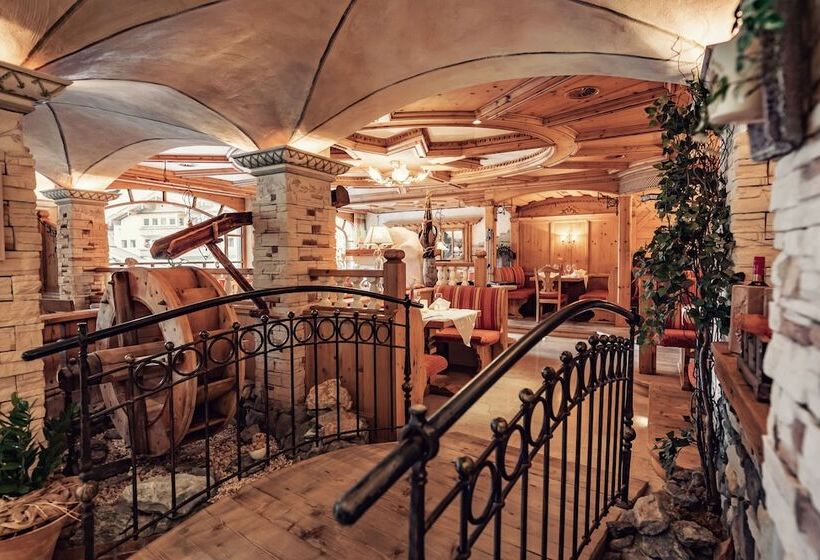 Отель Pramstraller