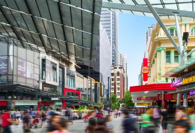 Отель Royal Albert