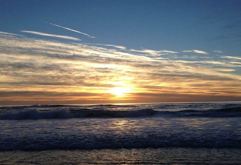 فندق Sandcastles On Currumbin Beach