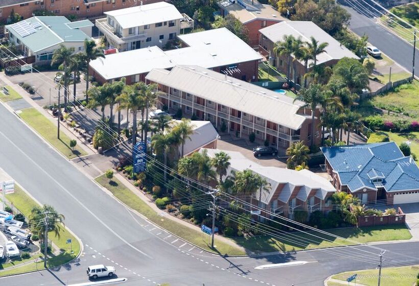 בית מלון כפרי Sapphire Waters Motor Inn