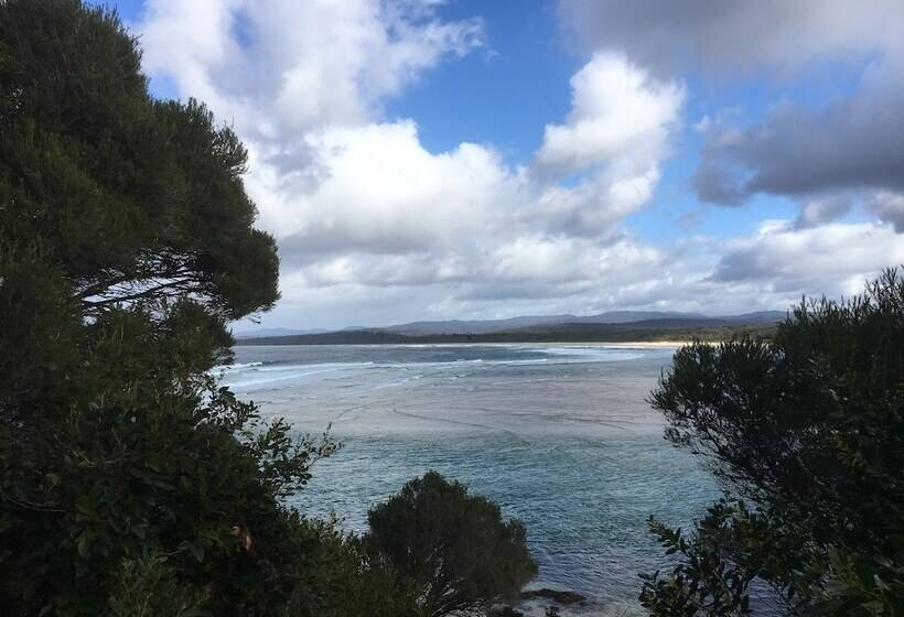 בית מלון כפרי Sapphire Waters Motor Inn