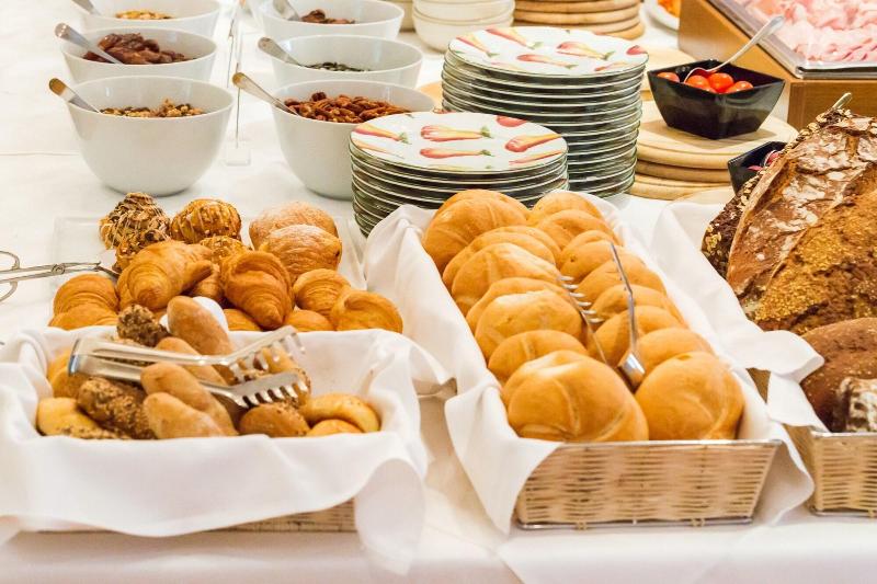 هتل Schloss Leonstain