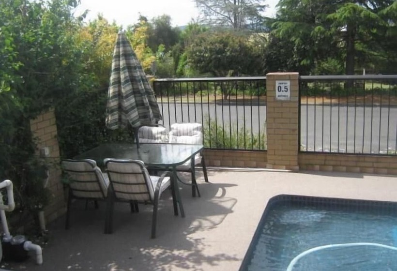 בית מלון כפרי Settlers Motor Inn