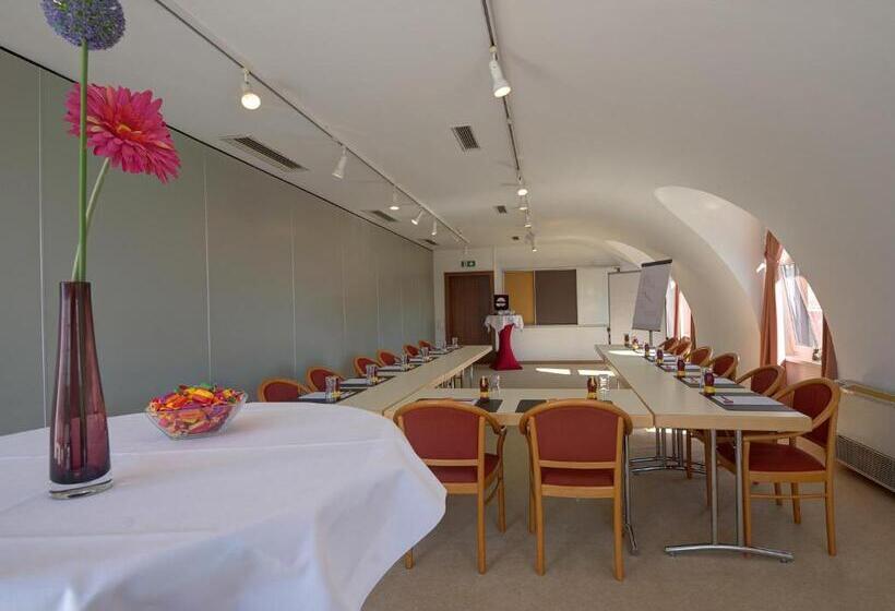 Skycity Hotel Atrigon