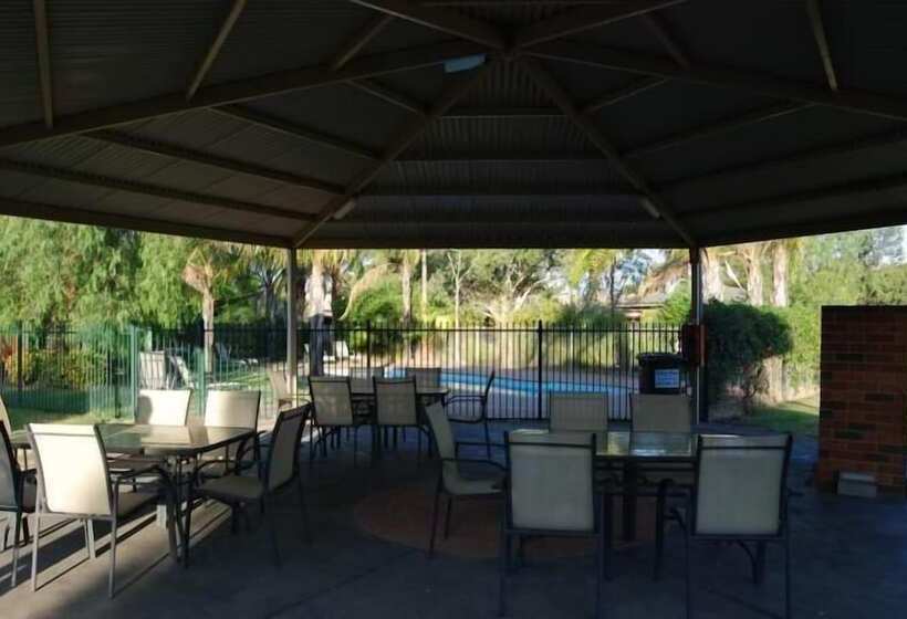 בית מלון כפרי Sportslander Motor Inn