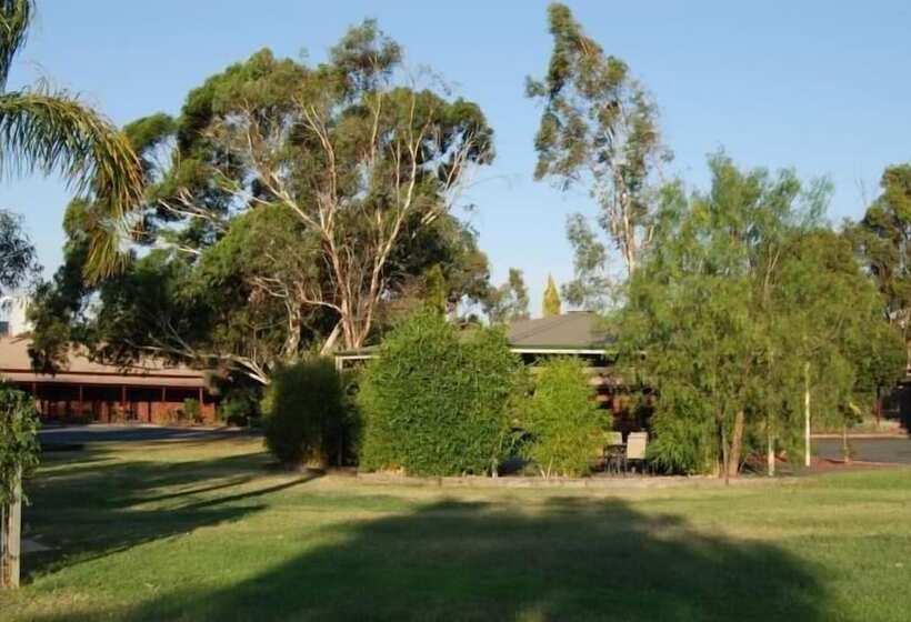 בית מלון כפרי Sportslander Motor Inn