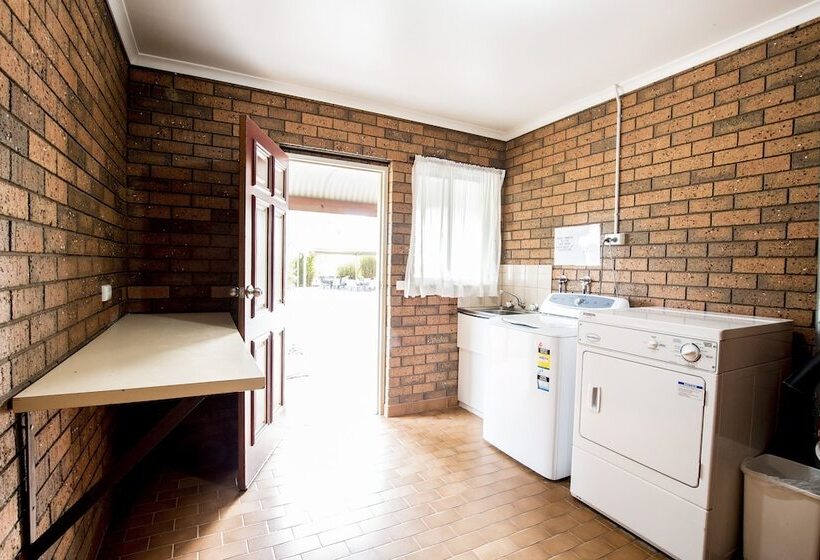 בית מלון כפרי Sportslander Motor Inn