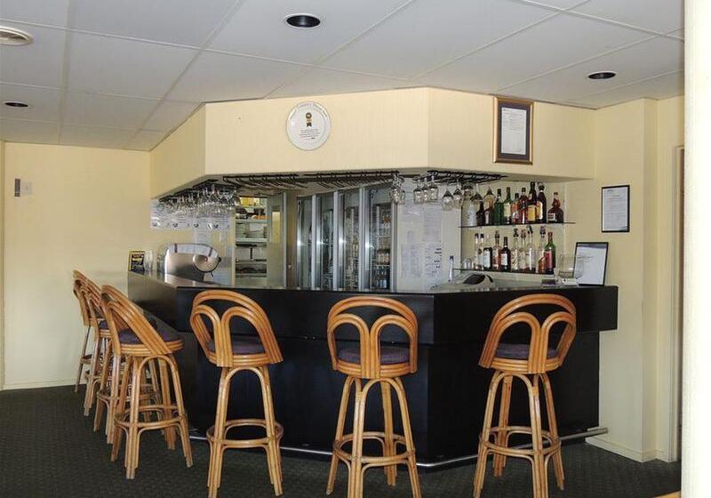 هتل Sugar Country Motor Inn