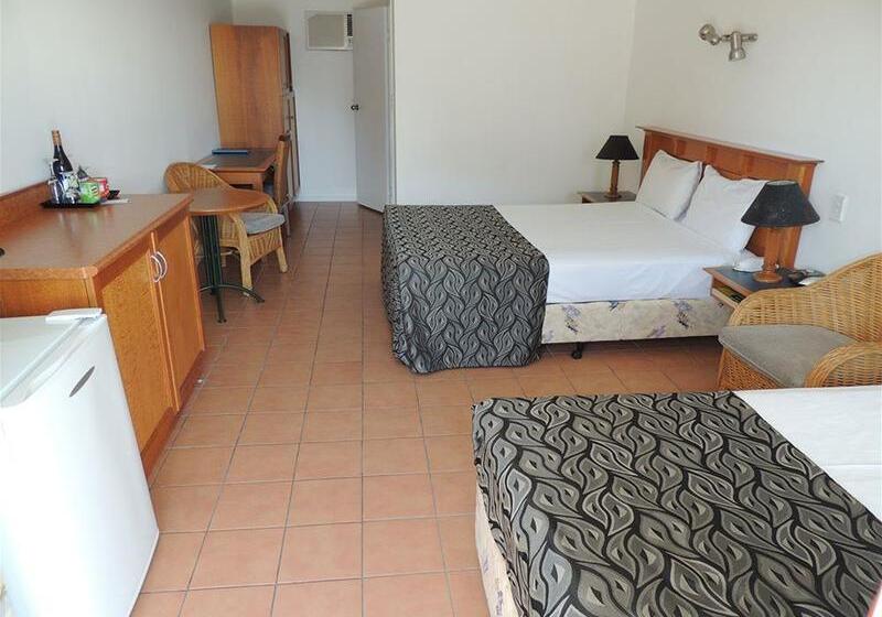 هتل Sugar Country Motor Inn