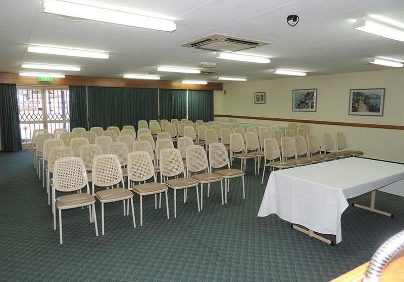 هتل Sugar Country Motor Inn