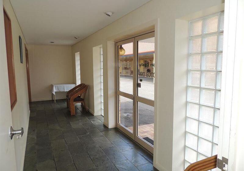 هتل Sugar Country Motor Inn