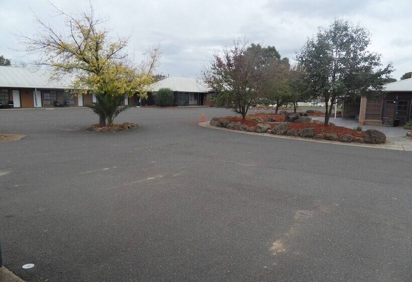 בית מלון כפרי Swaggers Motor Inn