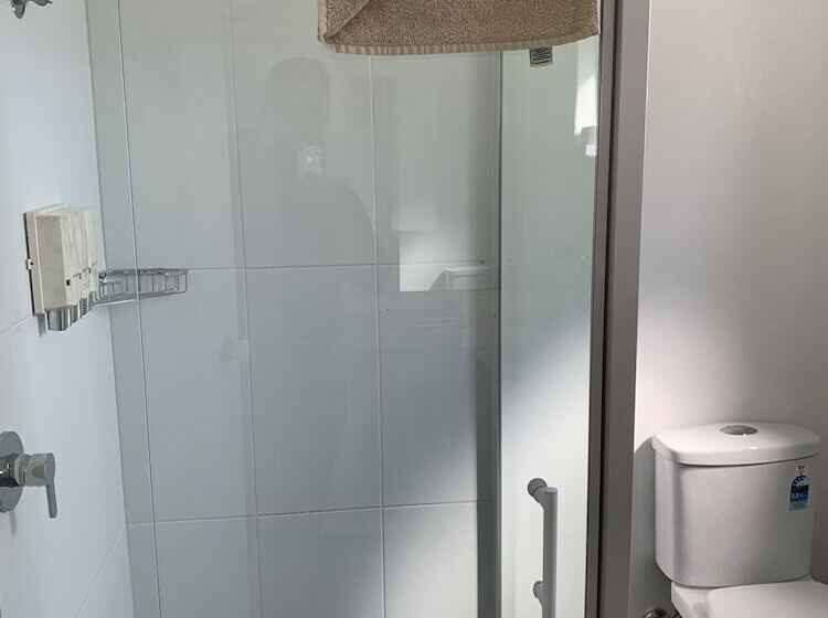 בית מלון כפרי Swaggers Motor Inn