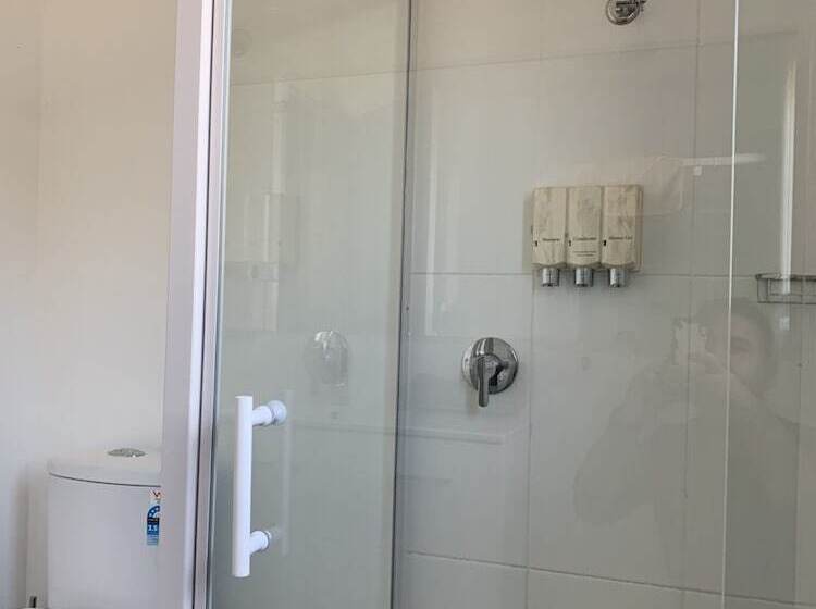 בית מלון כפרי Swaggers Motor Inn