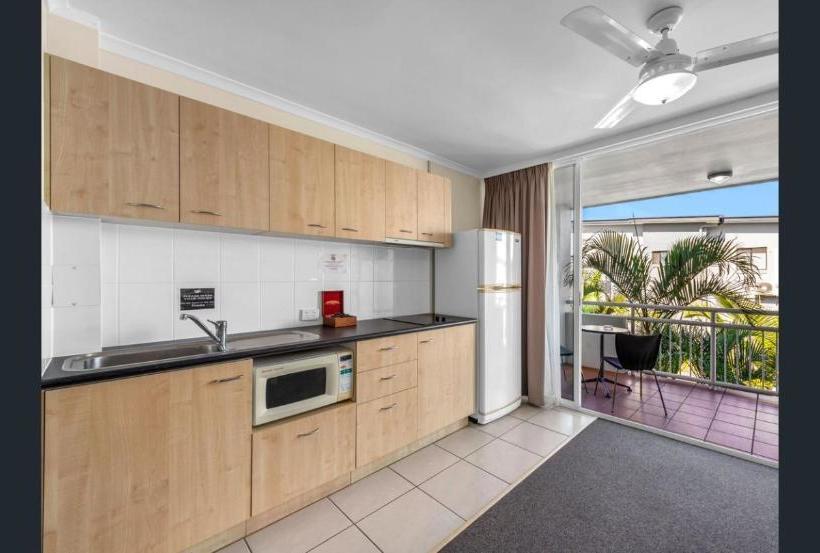 هتل The Wellington Apartment