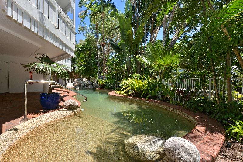 ホテル The White House Port Douglas