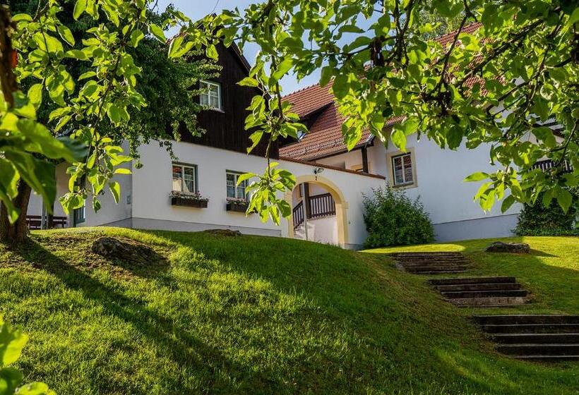 호텔 Theater  Und Feriendorf Königsleitn Gmbh