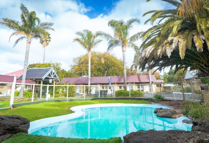 호텔 Tropicana Motor Inn