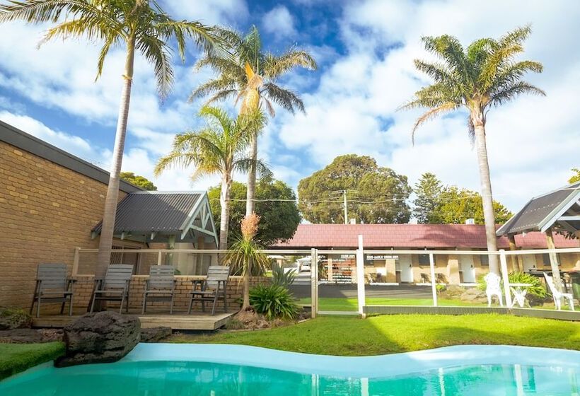 호텔 Tropicana Motor Inn