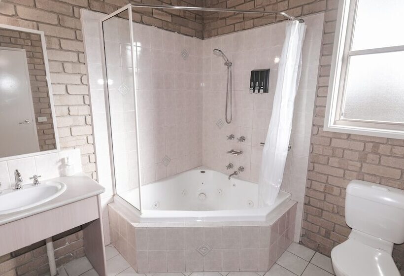 호텔 Tropicana Motor Inn