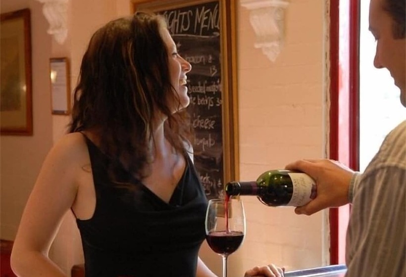 בית מלון כפרי Victoria House Motor Inn