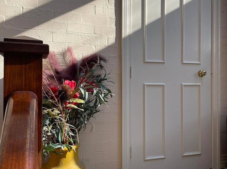 בית מלון כפרי Victoria House Motor Inn