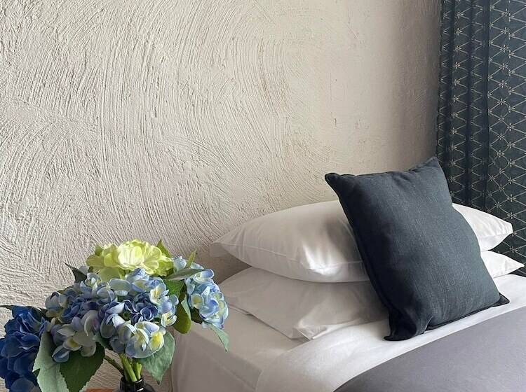 בית מלון כפרי Victoria House Motor Inn