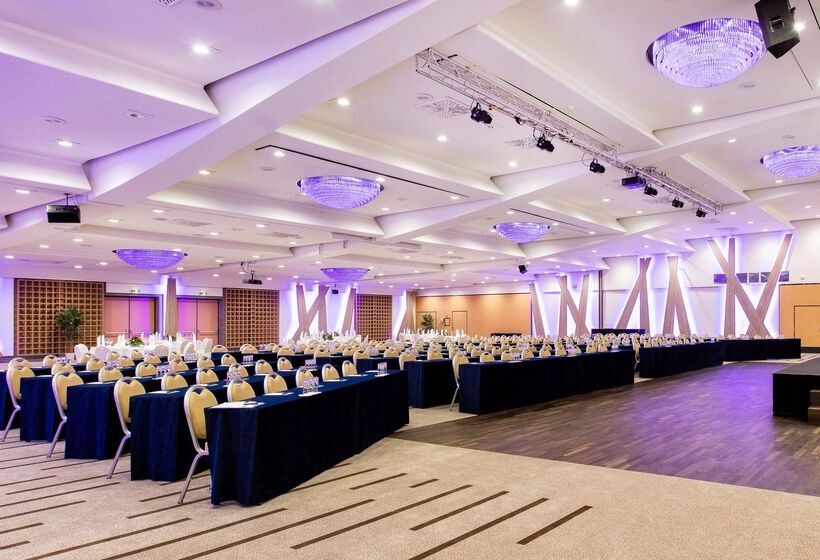 בית מלון כפרי Wyndham Grand Salzburg Conference Centre
