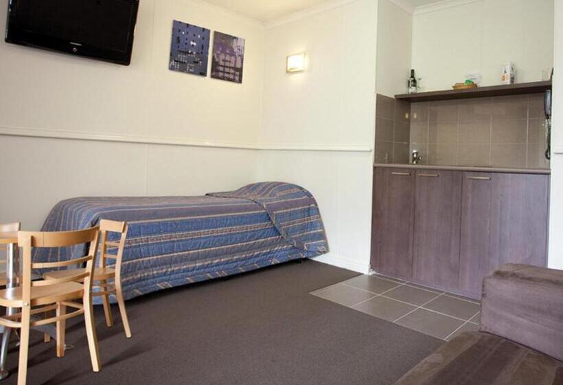 מוטל Rich River Golf Club