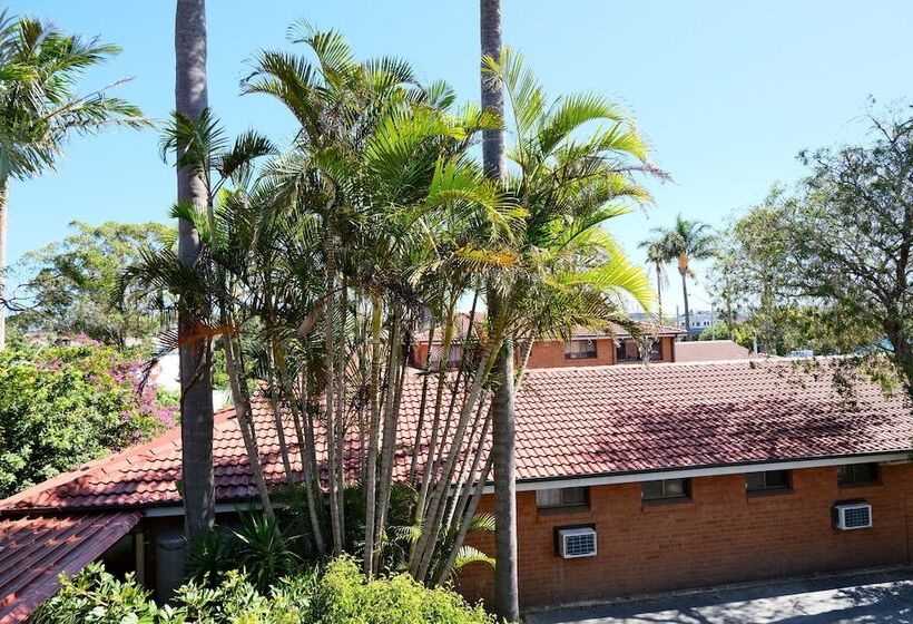 Sapphire Palms Motel