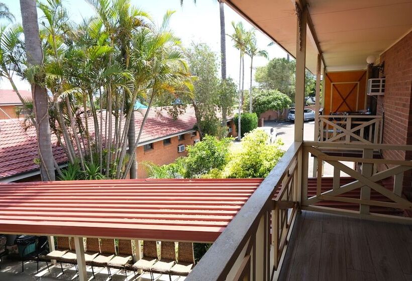 Sapphire Palms Motel