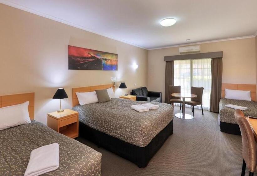 Top Of The Town Motel & Apartments