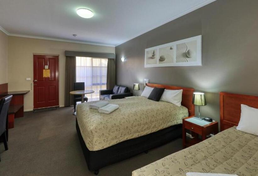 Top Of The Town Motel & Apartments