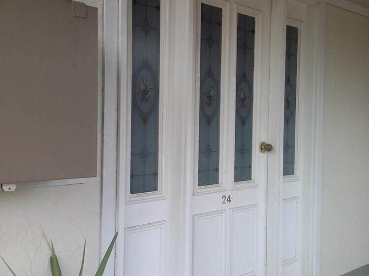 Shepparton Motor Inn Tudor House Motel