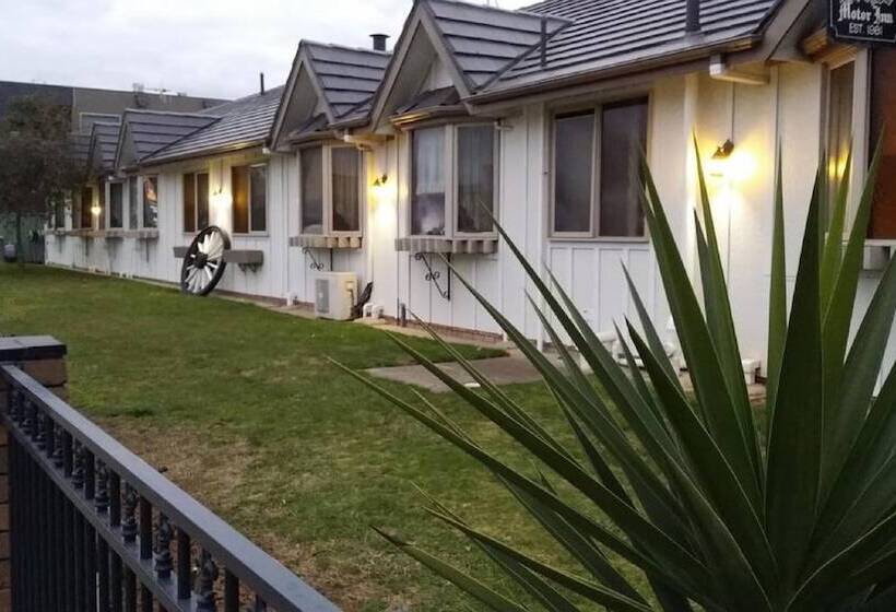 Shepparton Motor Inn Tudor House Motel