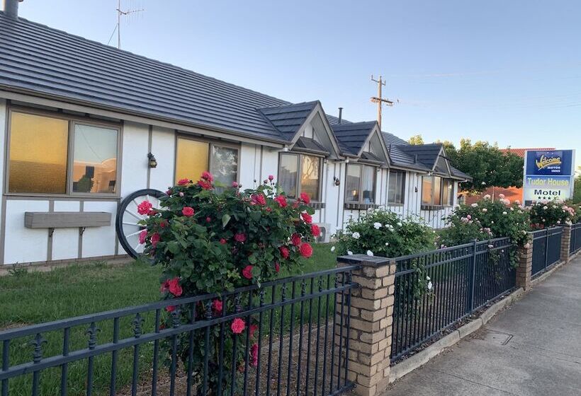 Shepparton Motor Inn Tudor House Motel