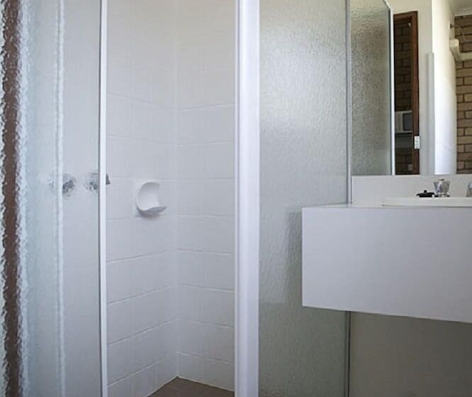 Shepparton Motor Inn Tudor House Motel