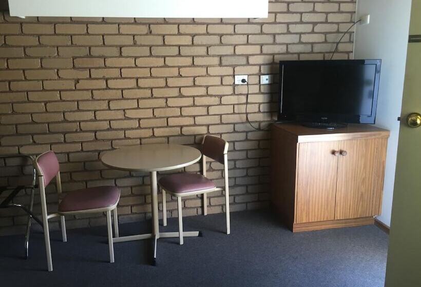 Shepparton Motor Inn Tudor House Motel