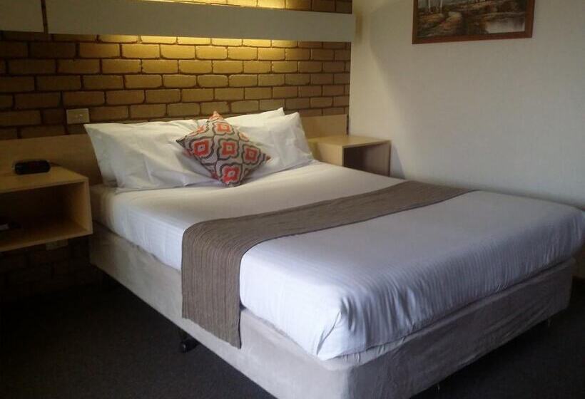 Shepparton Motor Inn Tudor House Motel