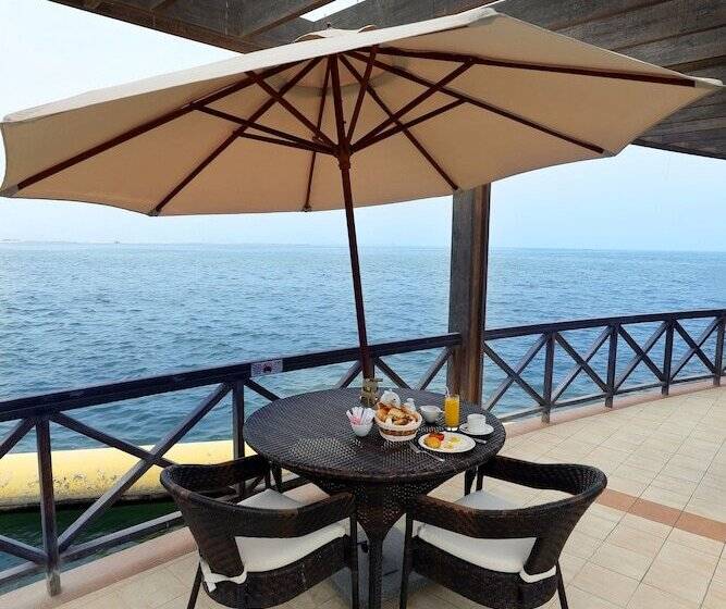 Al Bander Hotel & Resort