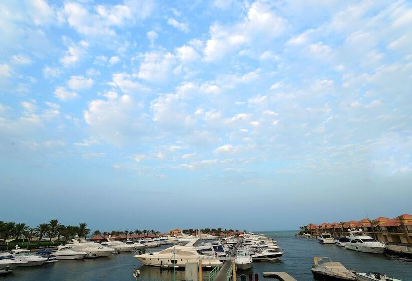 Al Bander Hotel & Resort