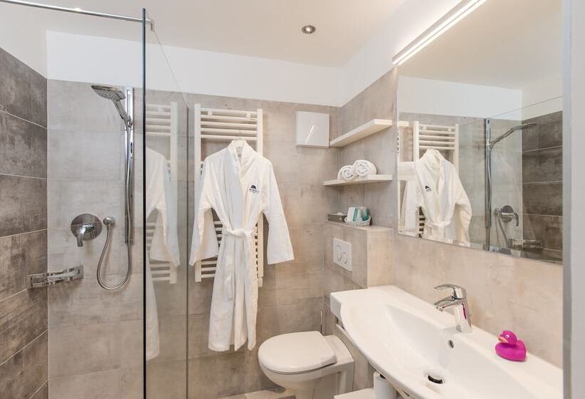 Alpin  Das Sporthotel   Ski In Ski Out Cityxpress, Summercard Included