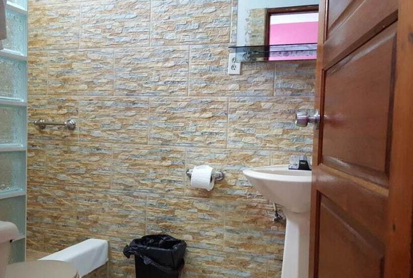 Anchorage Beach Resort Caye Caulker