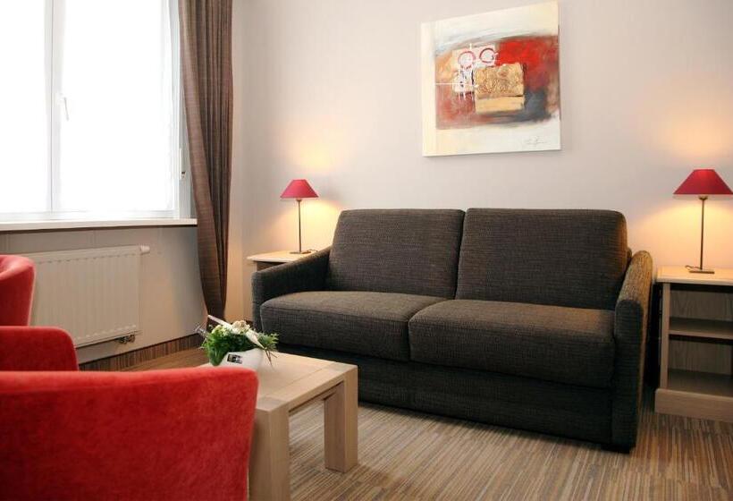 ホテル Ambassador