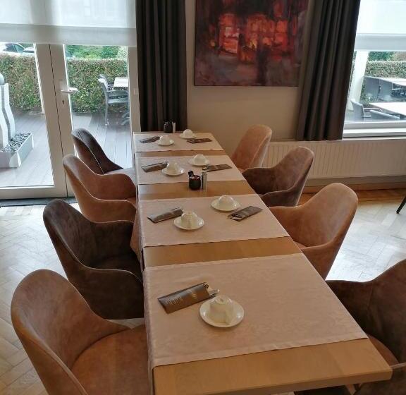 ホテル Ambassador