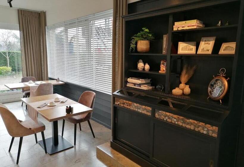 ホテル Ambassador