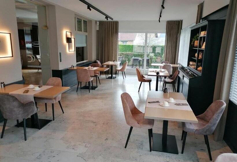 ホテル Ambassador