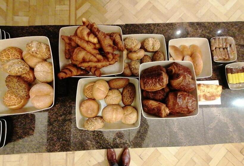 ホテル Ambassador