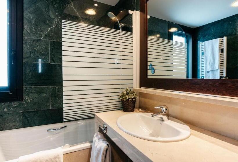 Отель Catalonia Brussels